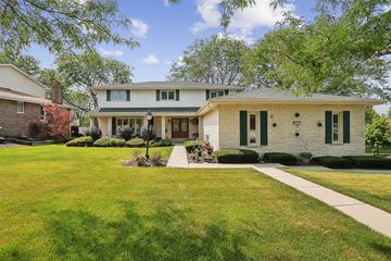 13721 S Santa Fe Tr., Orland Park, IL 60467