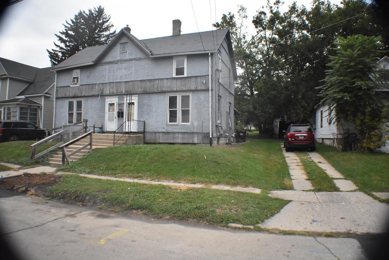 626-628 Cottonwood St., Freeport, IL 61032
