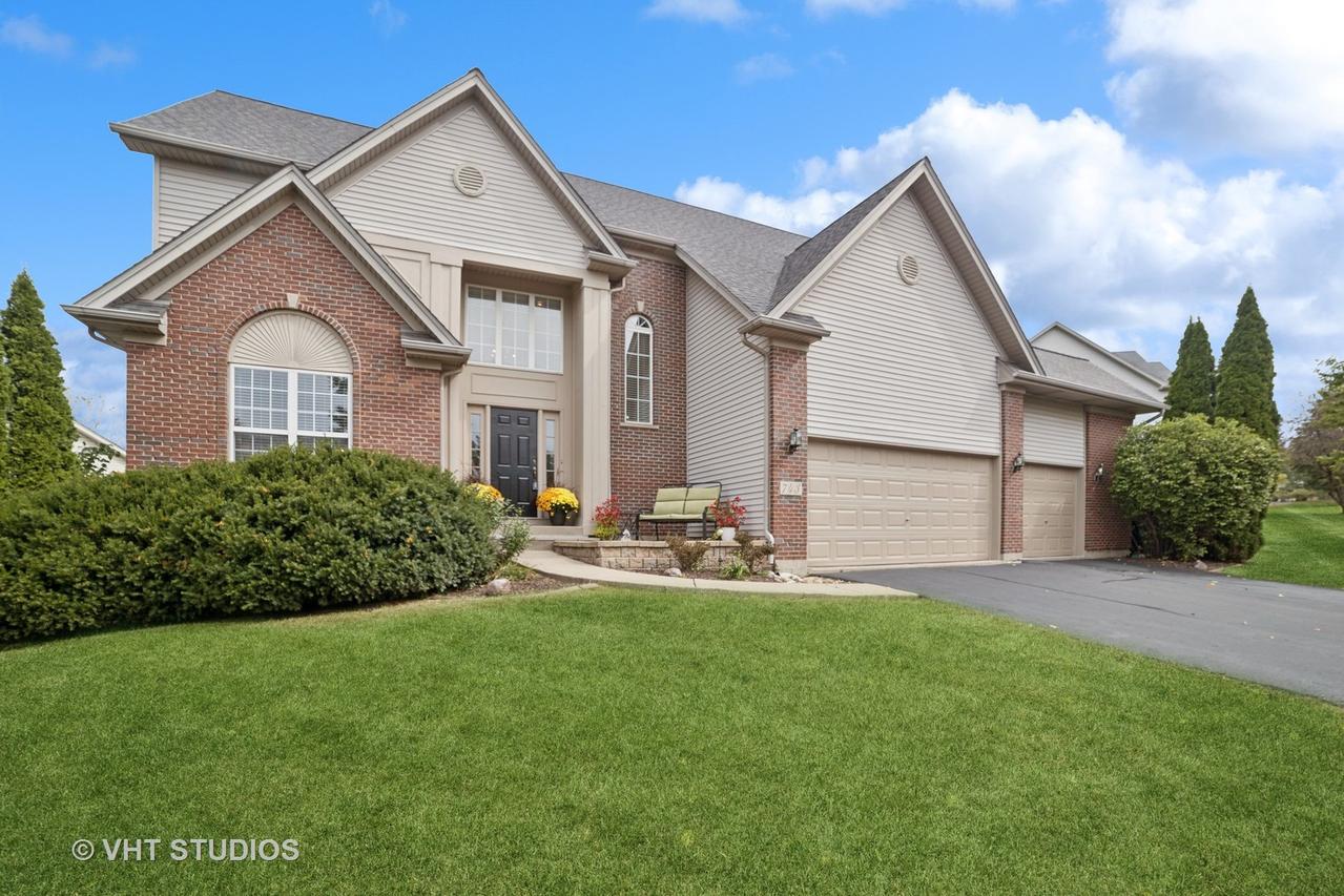743 Lake Ridge Dr., South Elgin, IL 60177
