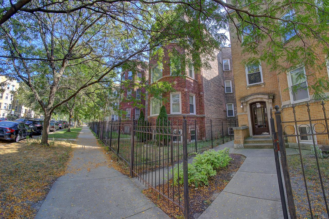 2217 W Rosemont Ave., Chicago, IL 60659