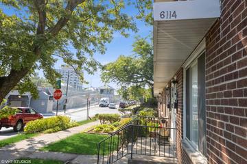 6114 N Ravenswood Ave., Chicago, IL 60660
