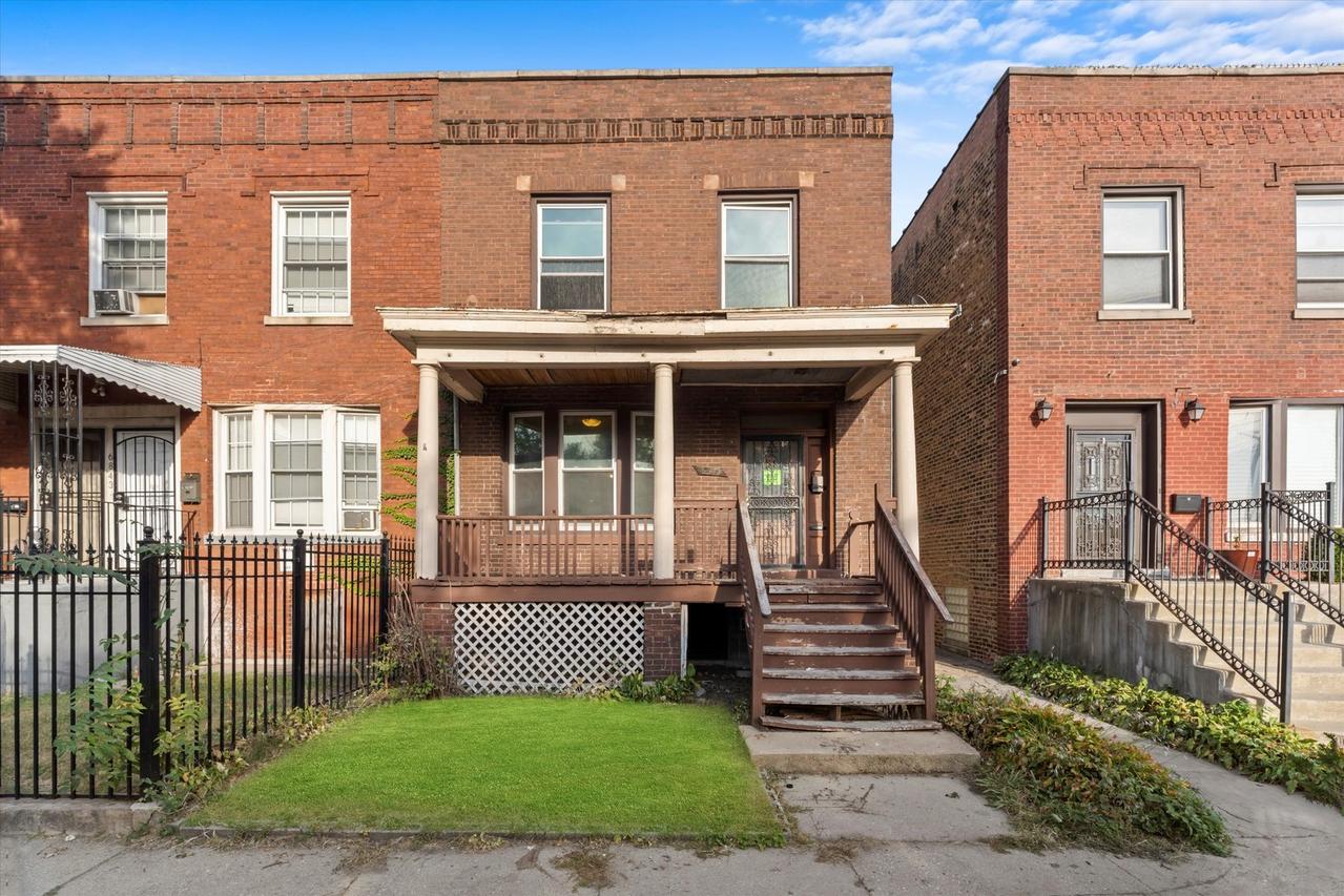 6845 S Saint Lawrence Ave., Chicago, IL 60637