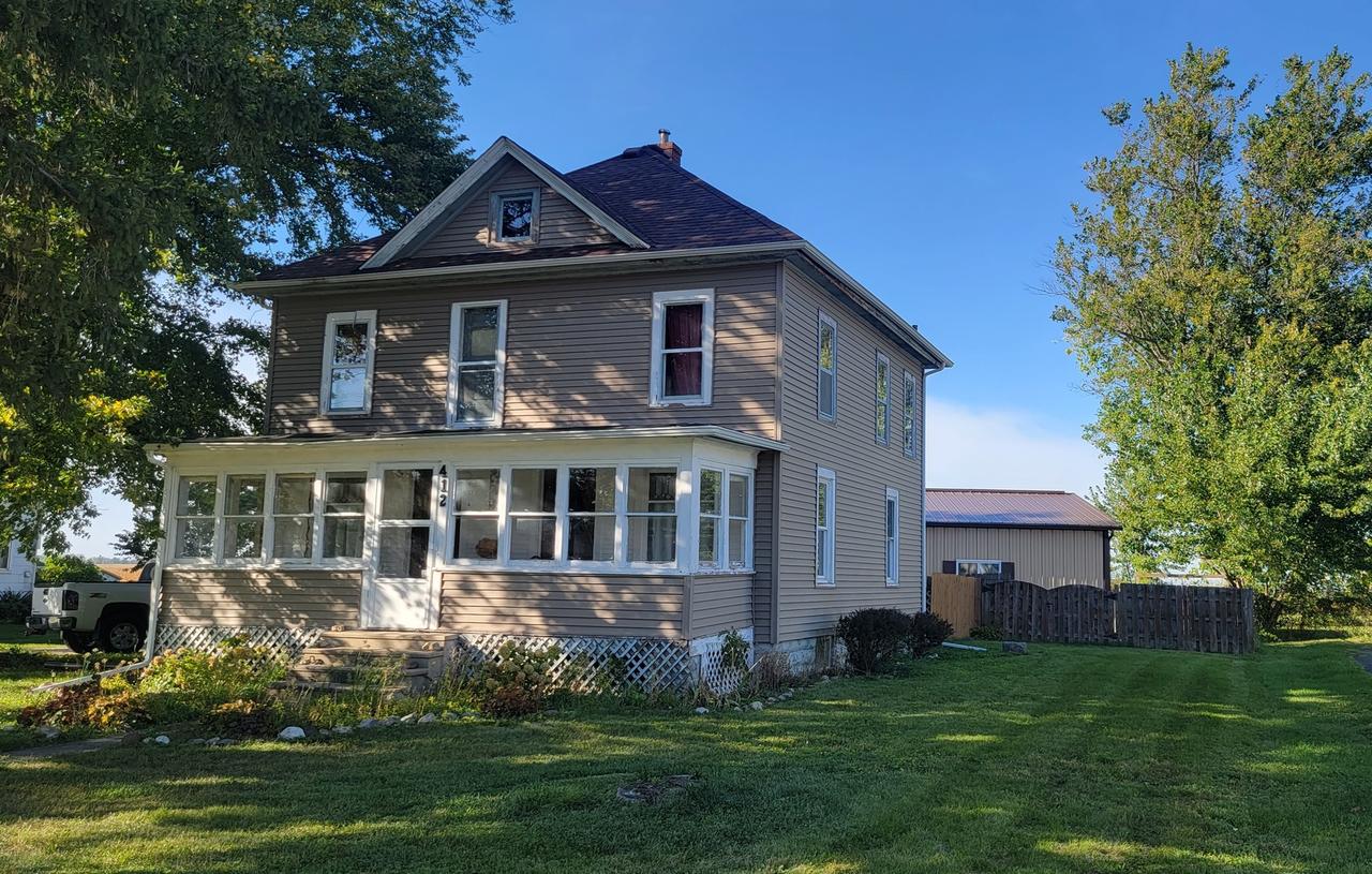 412 N 1st St., Ashton, IL 61006