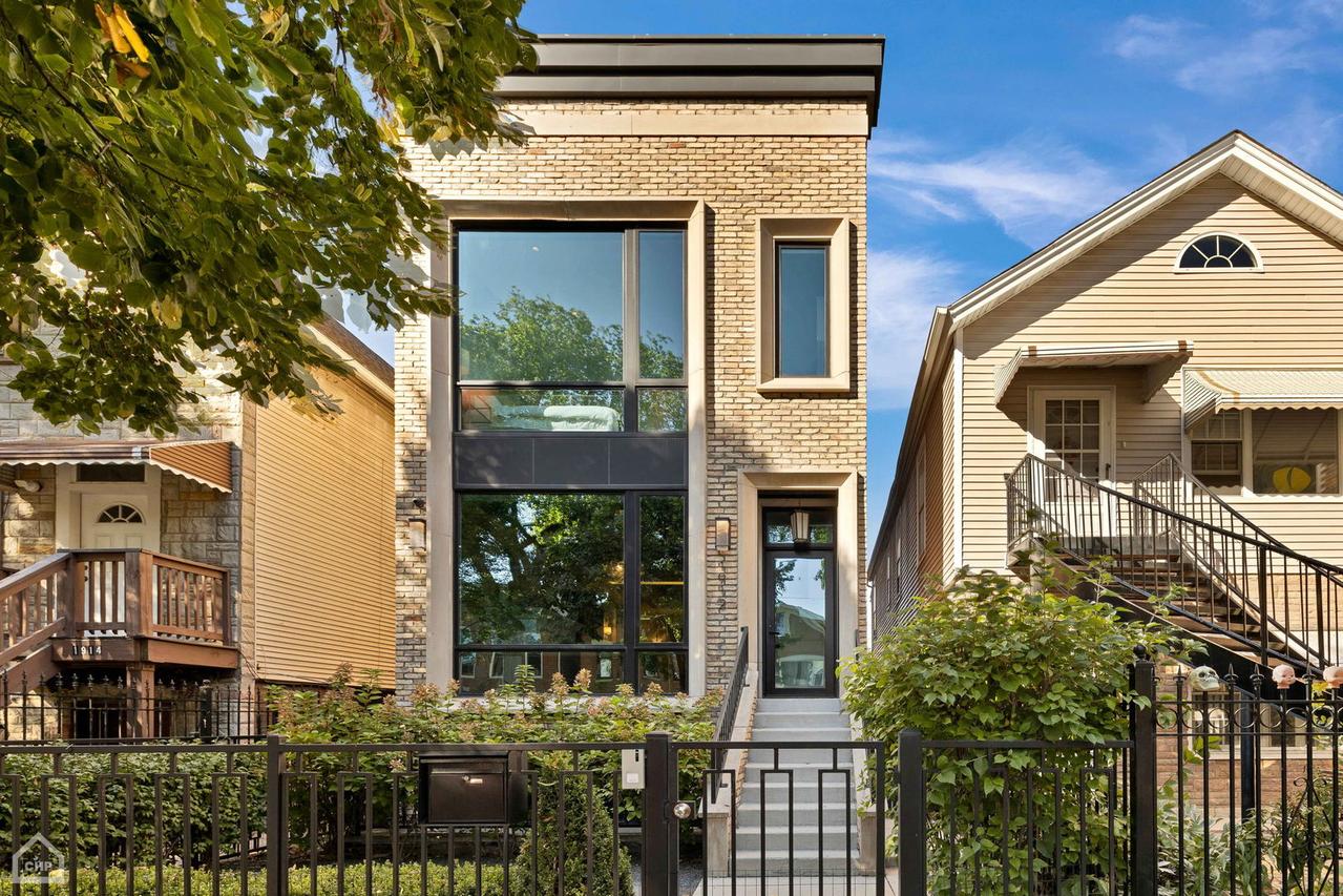 1912 W Erie St., Chicago, IL 60622