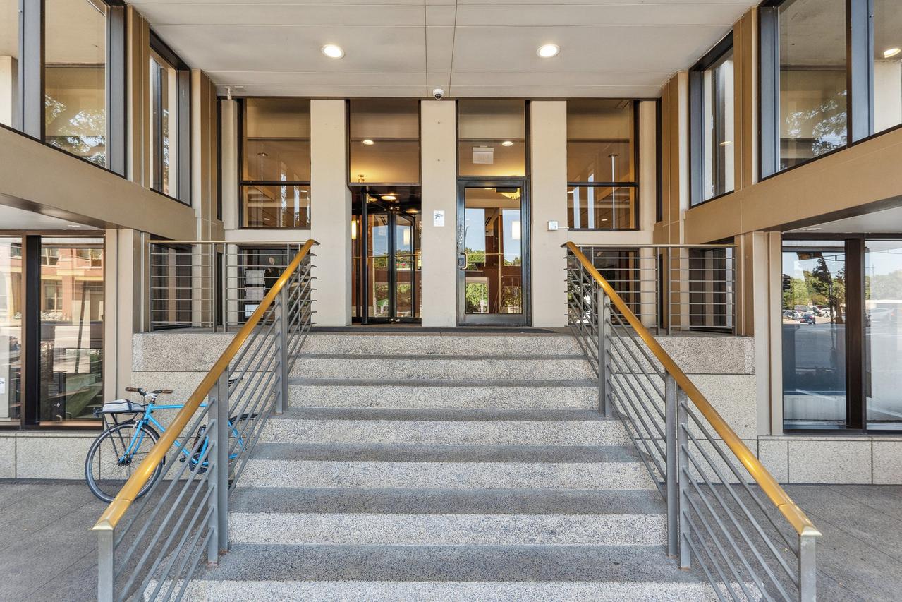 1660 N La Salle St. #4208, Chicago, IL 60614
