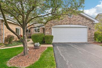 17265 Lakebrook Dr., Orland Park, IL 60467