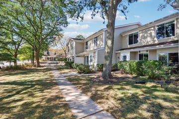 405 Stevenson Pl., Vernon Hills, IL 60061