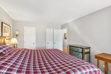 405 Stevenson Pl., Vernon Hills, IL 60061