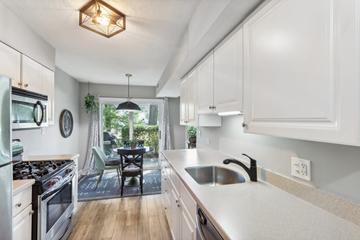 405 Stevenson Pl., Vernon Hills, IL 60061