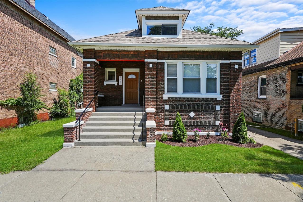 8321 S Saginaw Ave., Chicago, IL 60617