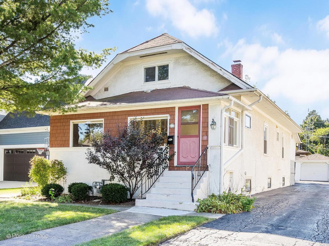 196 N Walnut St., Elmhurst, IL 60126