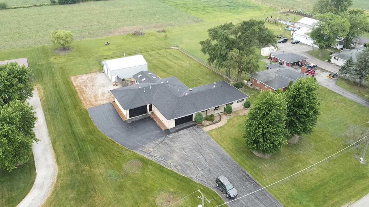 261 W Eagle Lake Rd., Beecher, IL 60401