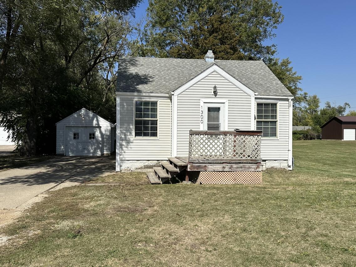 1300 W Rock Falls Rd., Rock Falls, IL 61071