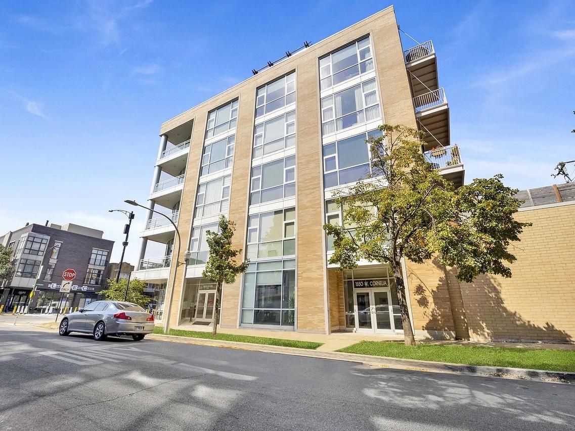 1550 W Cornelia Ave. #403, Chicago, IL 60657