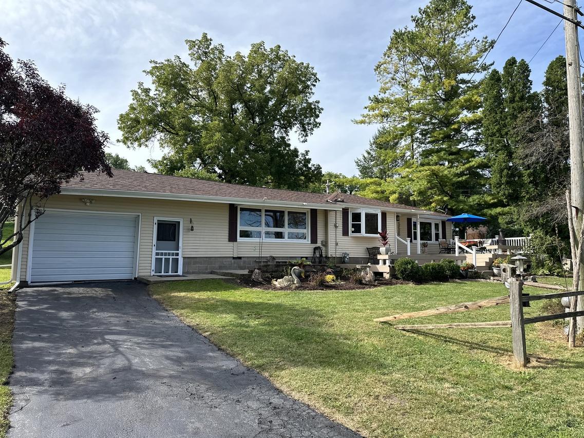 602 2nd Ave., Cordova, IL 61242
