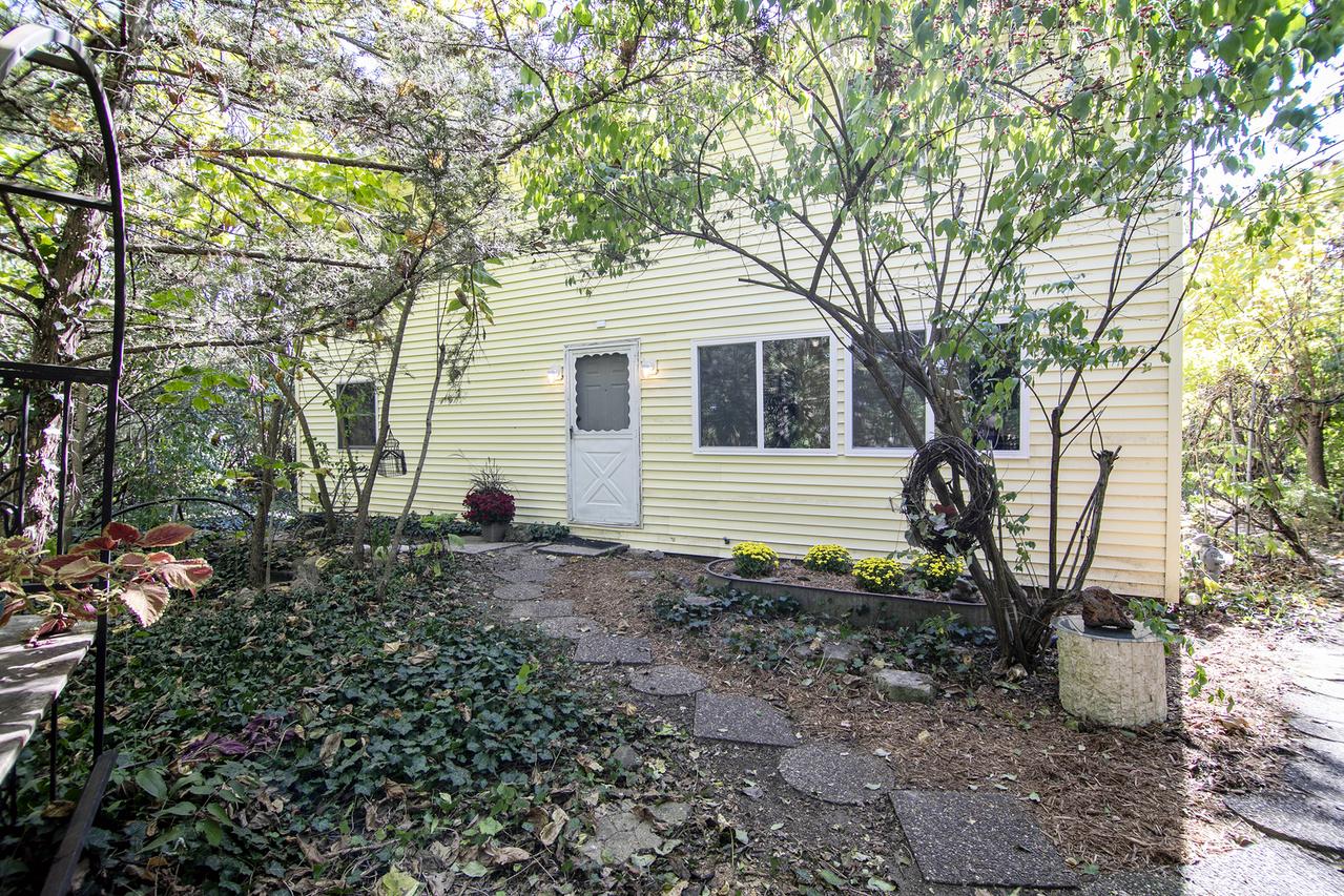 5606 E Boy Scout Rd., St. Anne, IL 60964