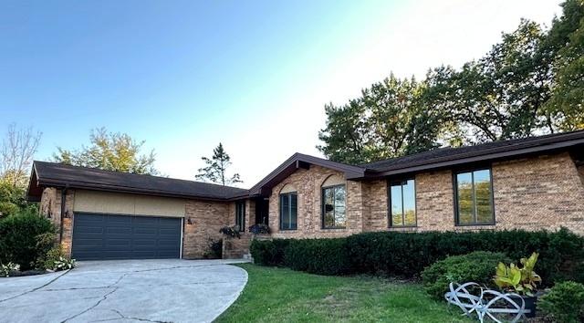 9027 W Sierra Ln., Palos Hills, IL 60465