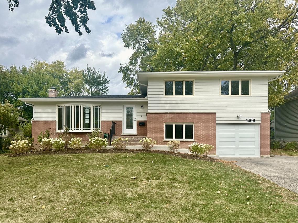 1406 Bayberry Ln., Deerfield, IL 60015