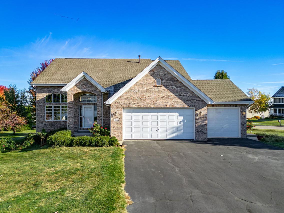 1285 Dixie Tr., Rockton, IL 61072
