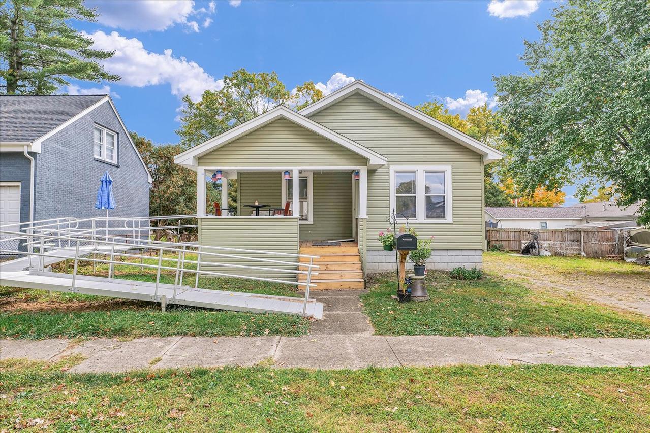 1115 W Hill St., Urbana, IL 61801