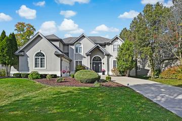 9008 Darien Woods Ct., Darien, IL 60561