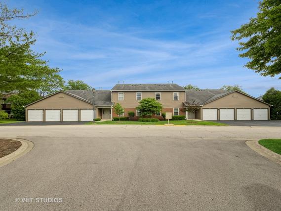 767 E Whispering Oaks Dr., Palatine, IL 60074