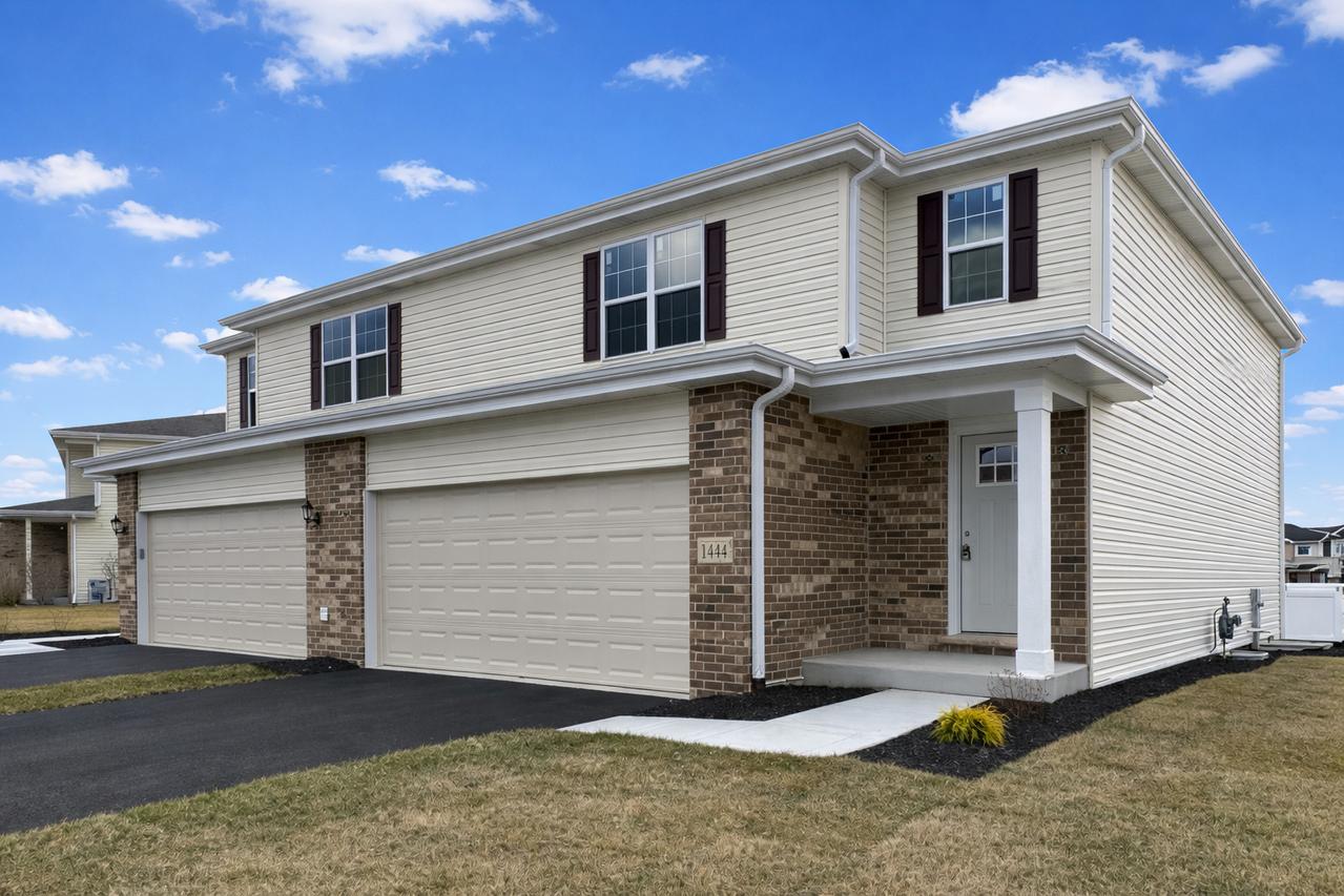 1444 Somerset Dr., Beecher, IL 60401