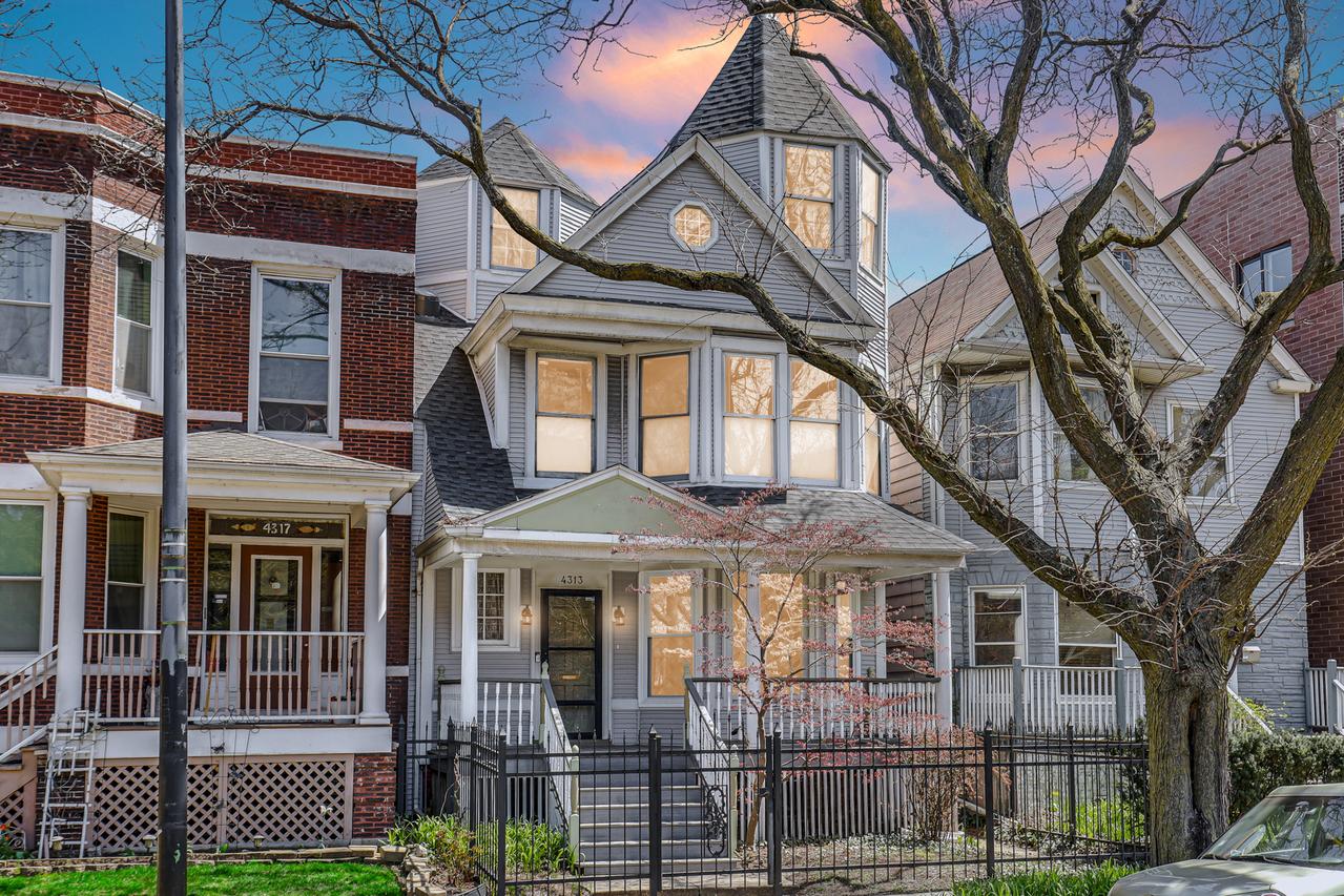 4313 N Ashland Ave., Chicago, IL 60613
