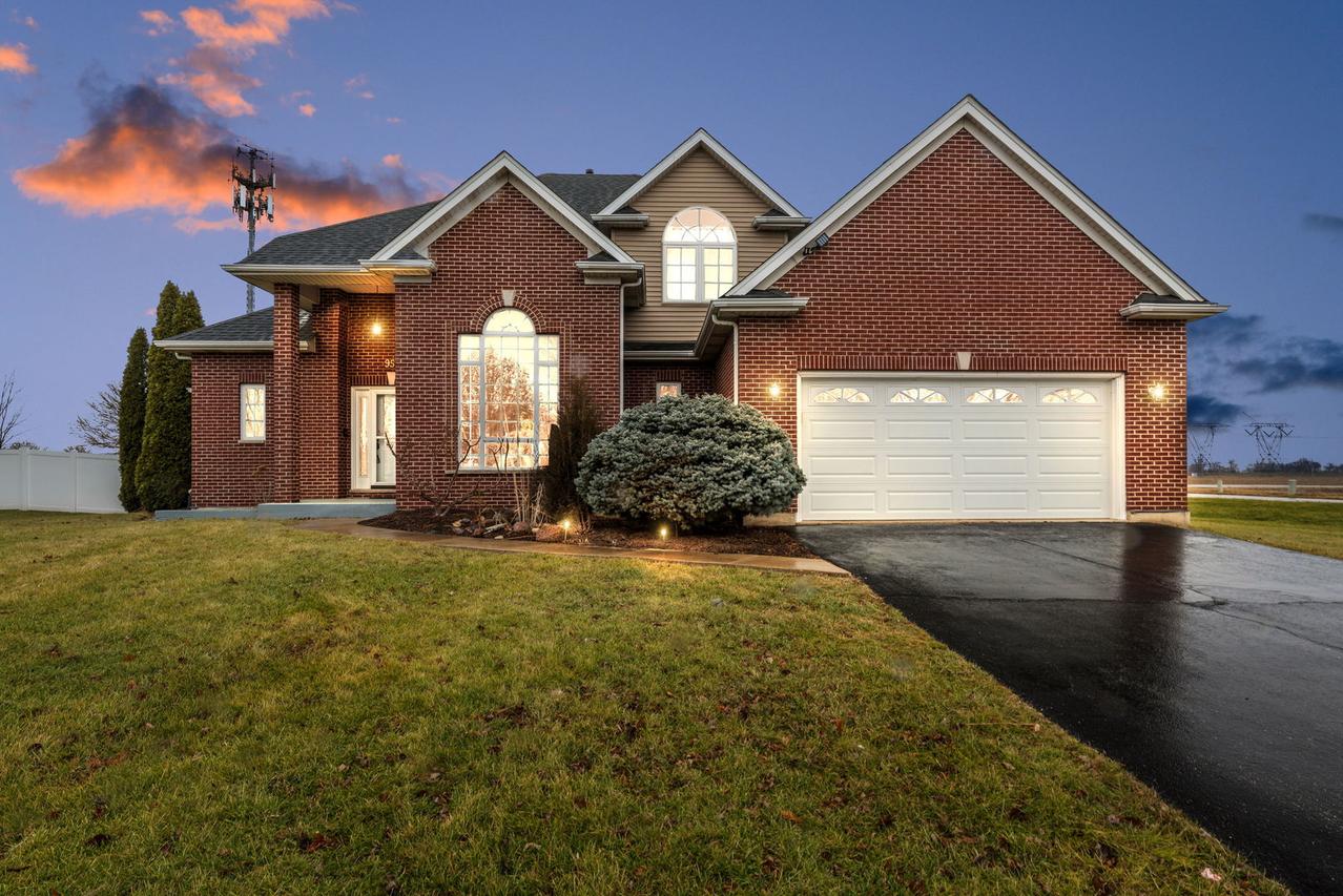 951 Derby Dr., Plano, IL 60545