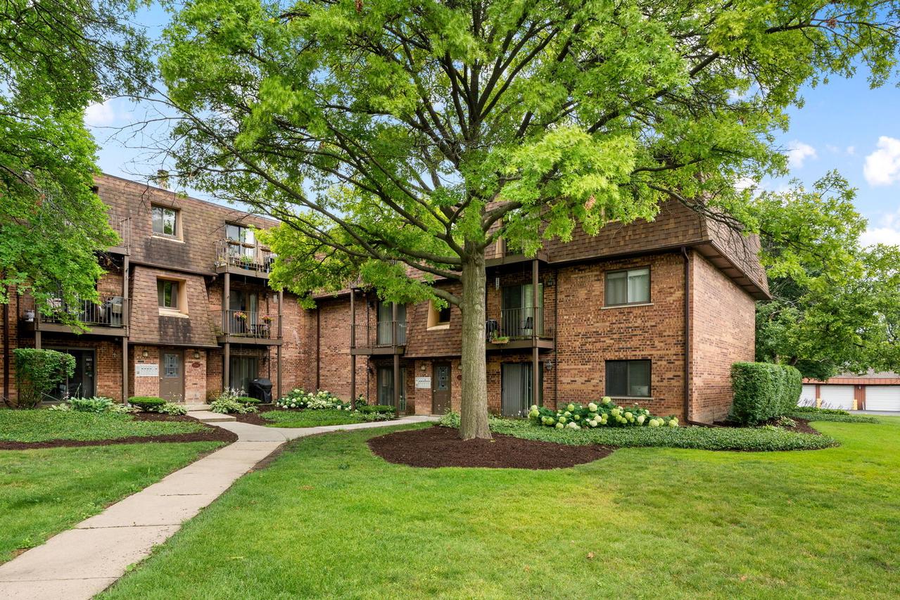 1520 S Fairfield Ave. #32C, Lombard, IL 60148