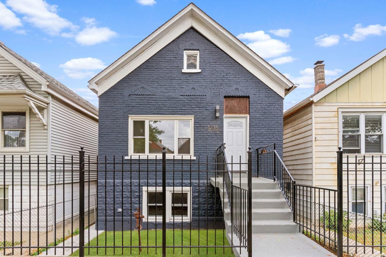 1236 W 32nd St., Chicago, IL 60608