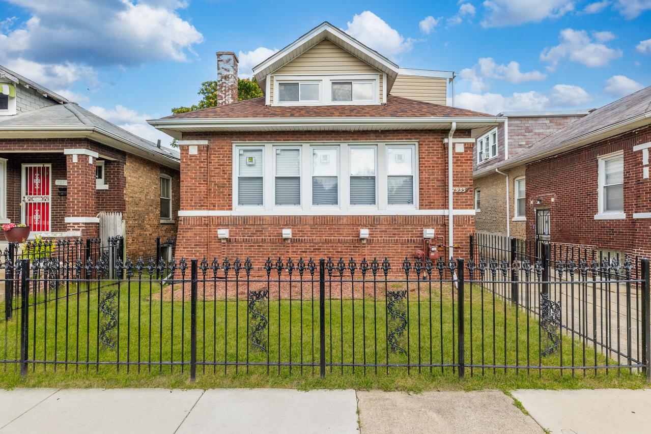 7935 S Kimbark Ave., Chicago, IL 60619