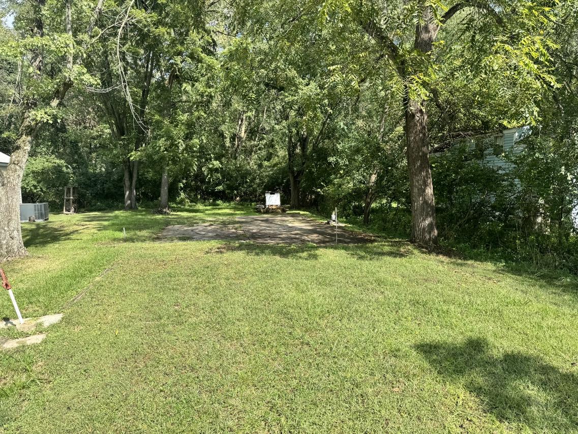 17/100 Woodhaven, Sublette, IL 61367