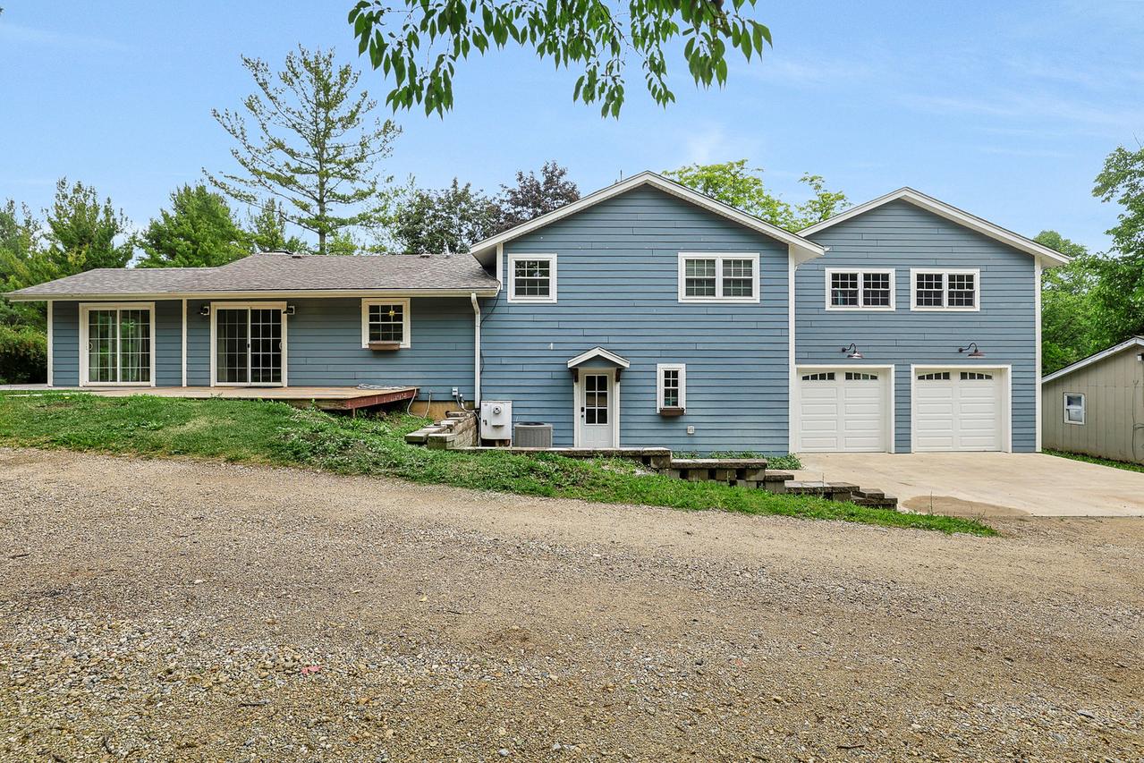 1918 Deerpass Rd., Marengo, IL 60152