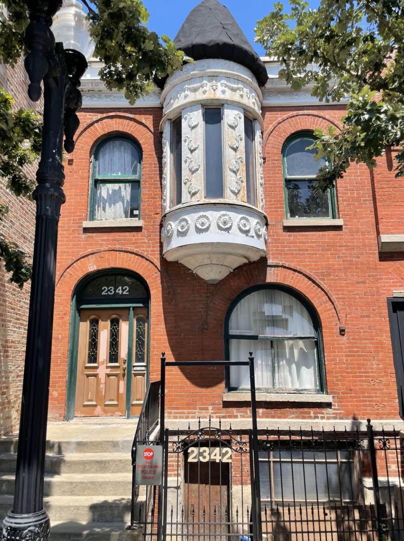 2342 W Taylor St., Chicago, IL 60612