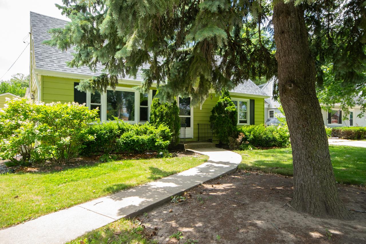 161 E Thacker St., Des Plaines, IL 60016