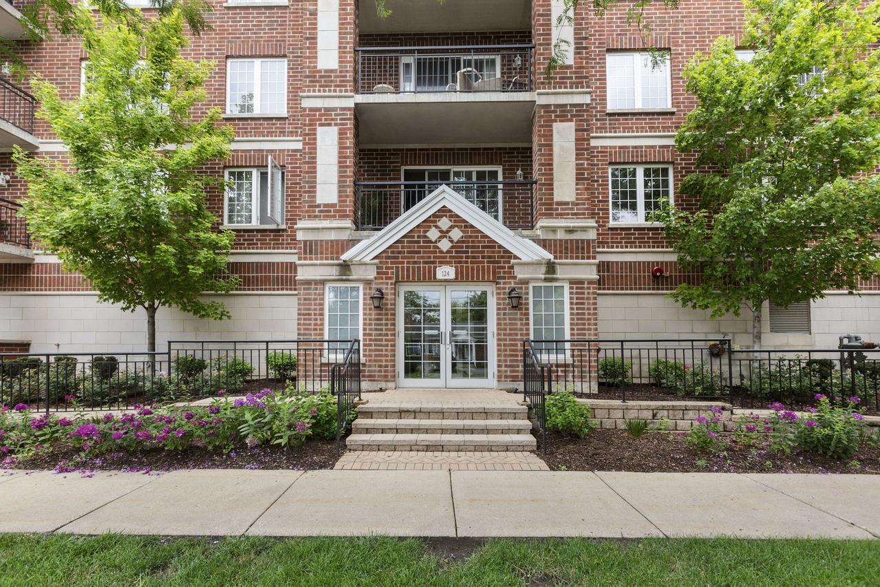124 W Colfax St. #301, Palatine, IL 60067