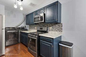242 Sunset Ct., Vernon Hills, IL 60061