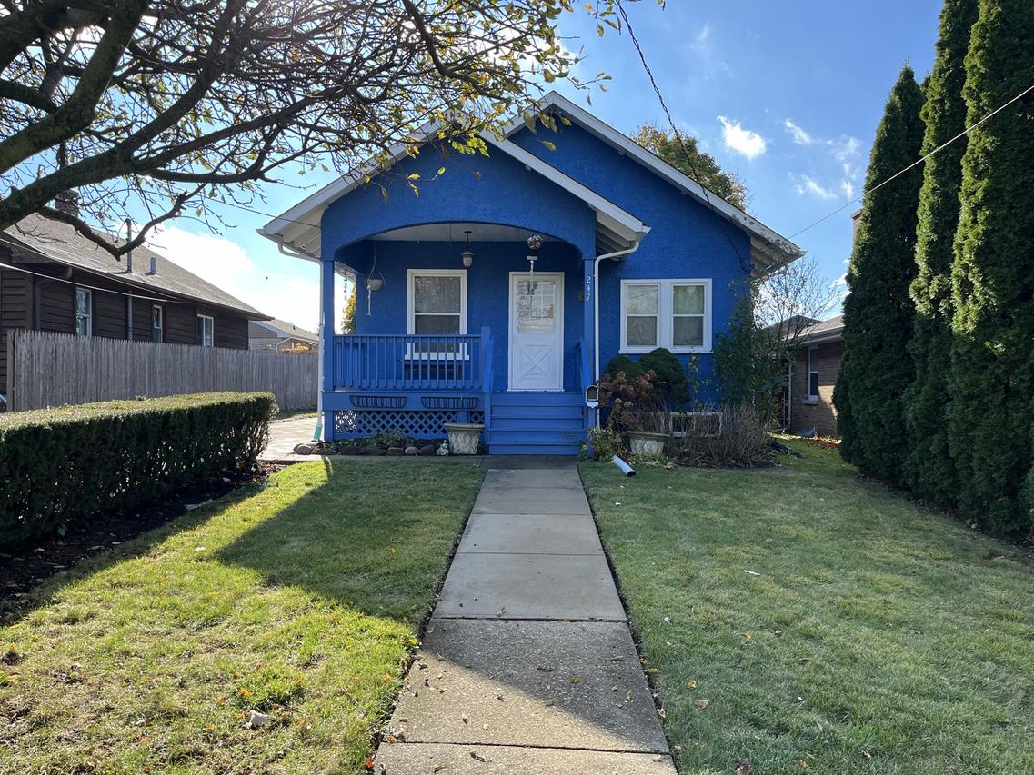 247 Highwood Ave., Highwood, IL 60040