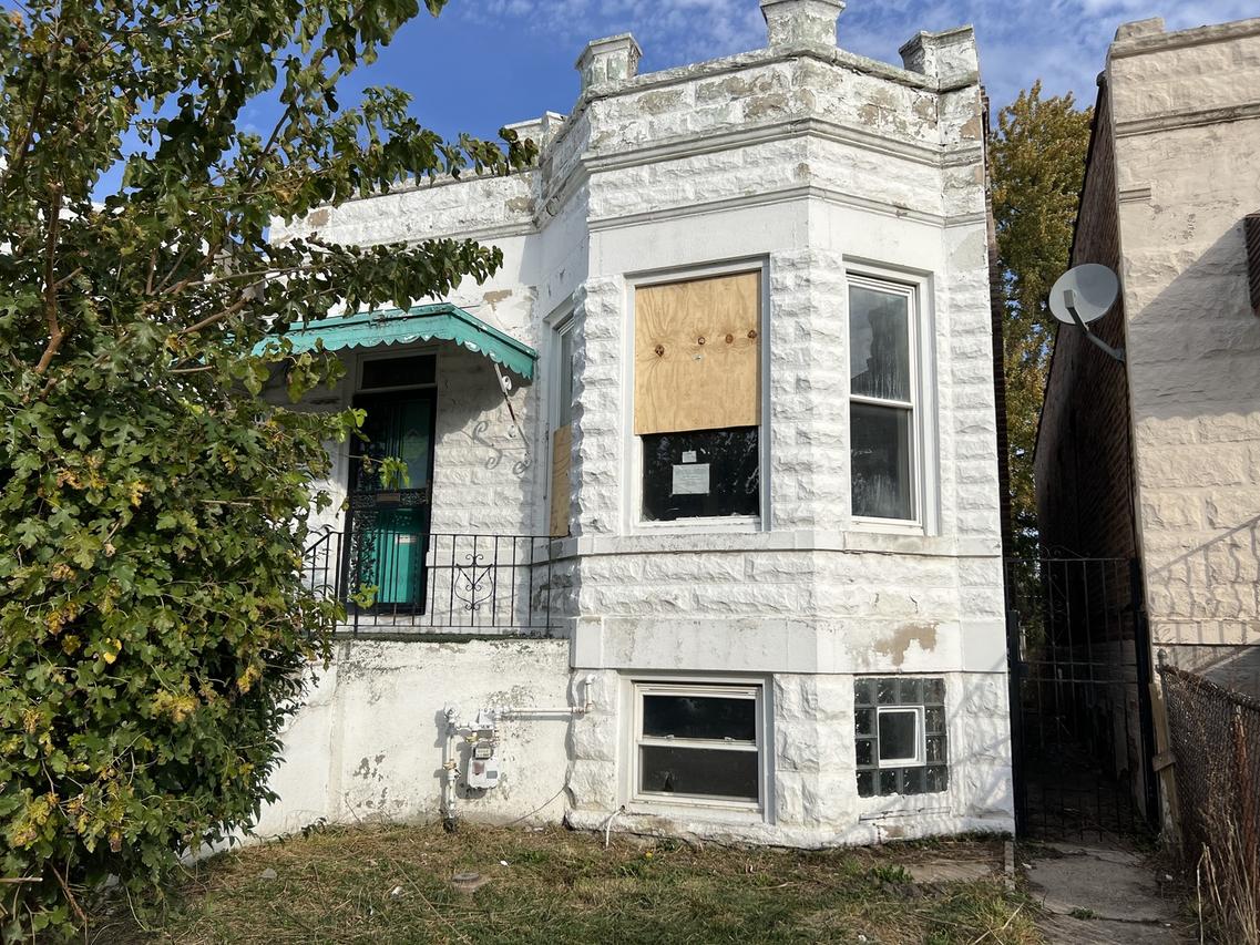 4030 W Cullerton St., Chicago, IL 60623