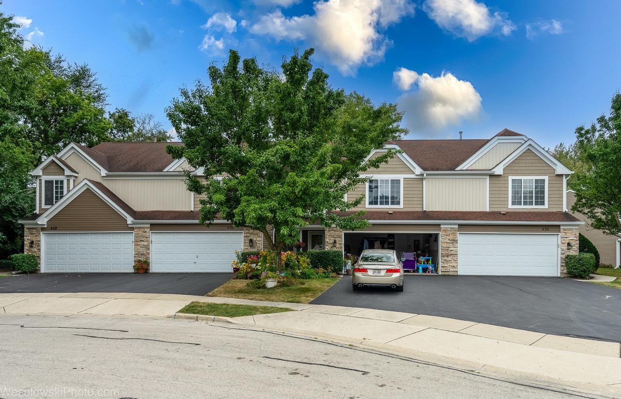 434 Locksley Dr., Streamwood, IL 60107