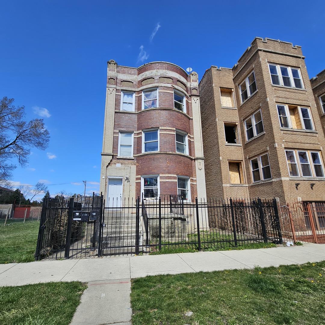 3822 W Maypole Ave., Chicago, IL 60624