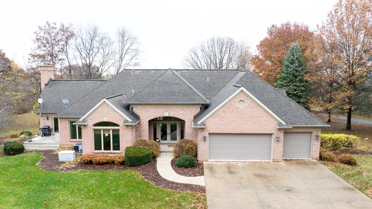 17619 Grandview Dr., Sterling, IL 61081