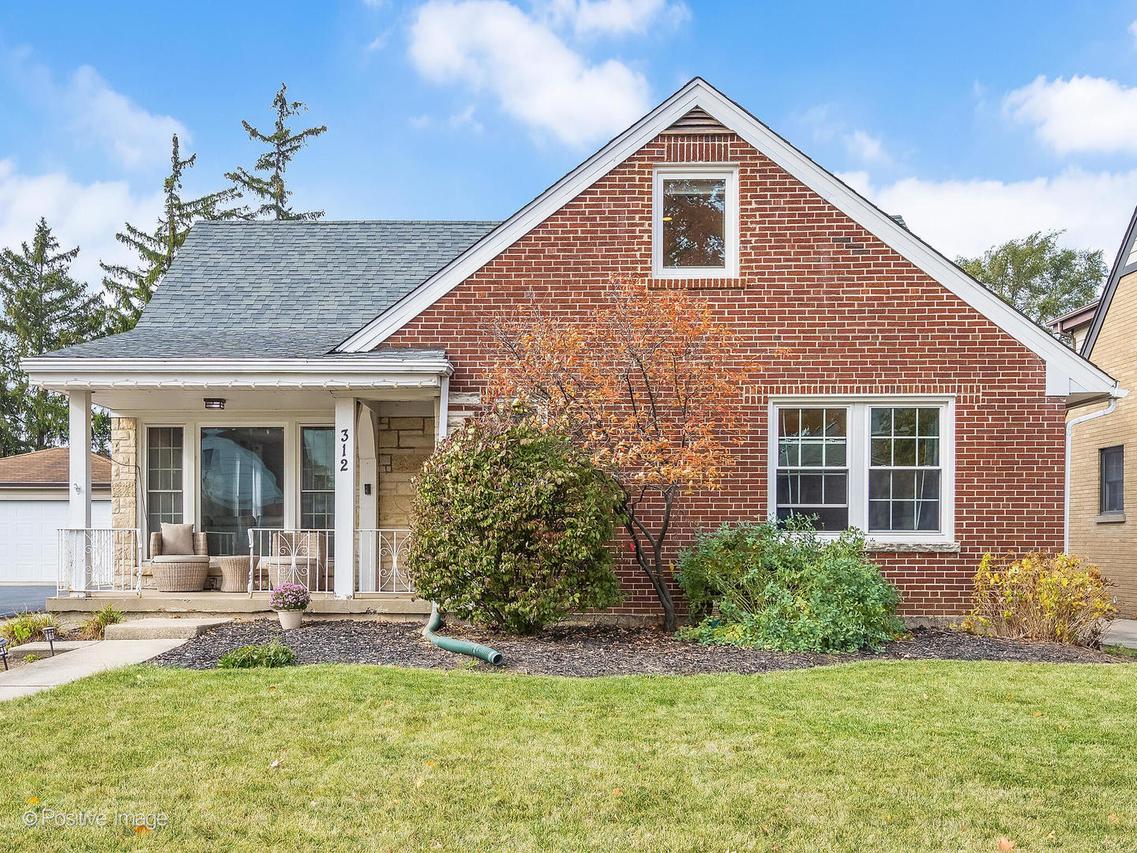312 N Highview Ave., Elmhurst, IL 60126