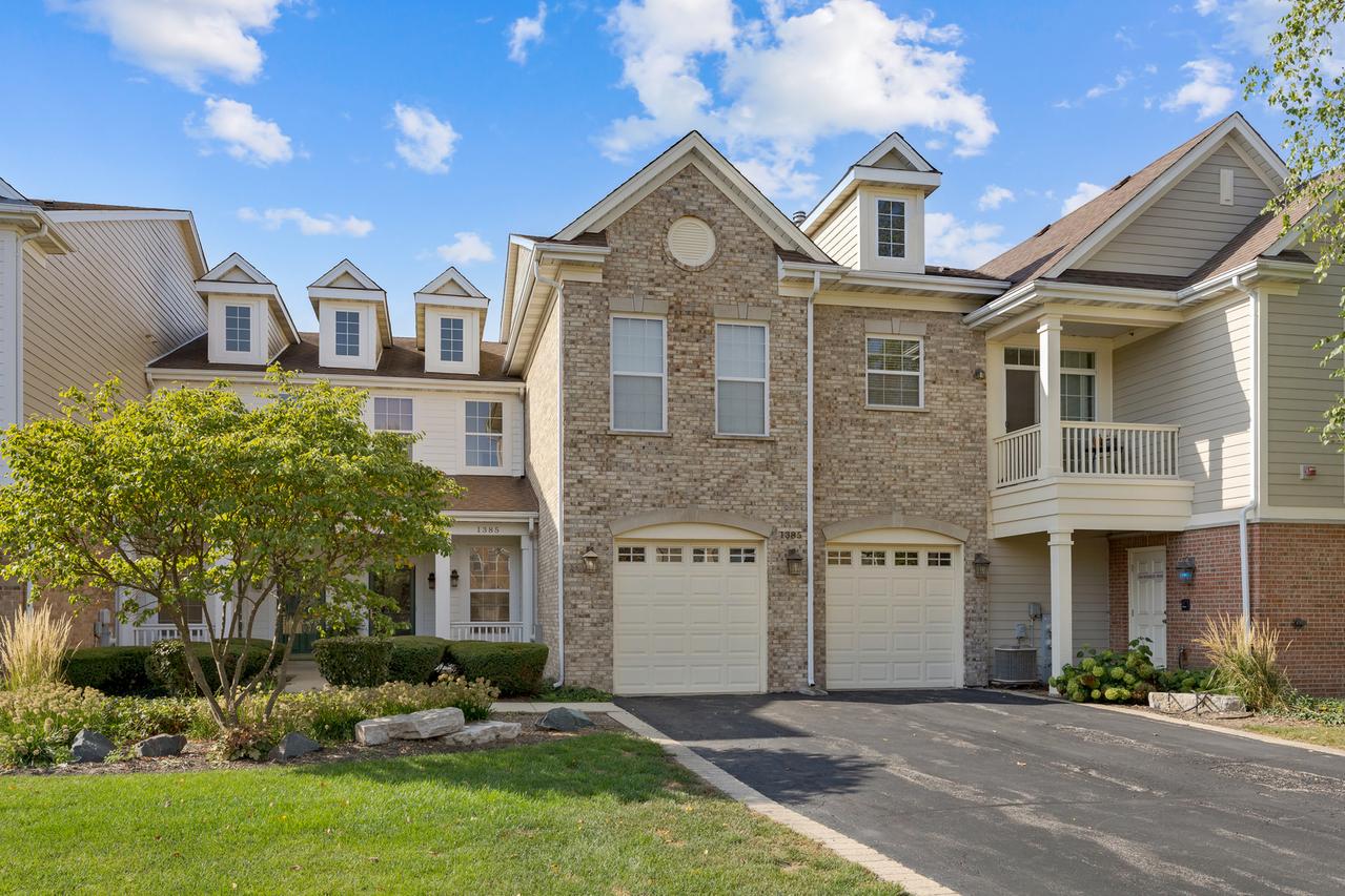 1385 Scarboro Rd. #204, Schaumburg, IL 60193