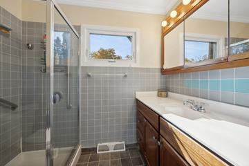 736 Pine St., Deerfield, IL 60015