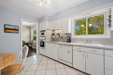 736 Pine St., Deerfield, IL 60015