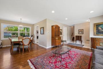 736 Pine St., Deerfield, IL 60015