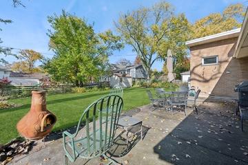 736 Pine St., Deerfield, IL 60015