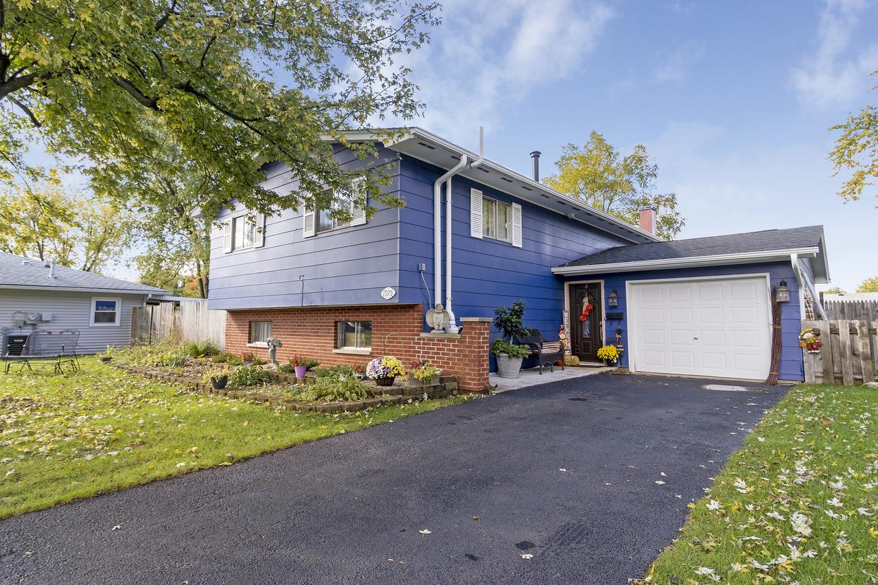 1975 Opal Dr., Aurora, IL 60506